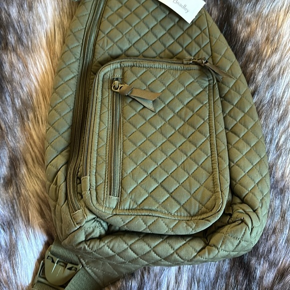 Vera Bradley *NWT* Women's Quilted Cotton Sling Backpack in Climbing Ivy Green - Picture 5 of 14